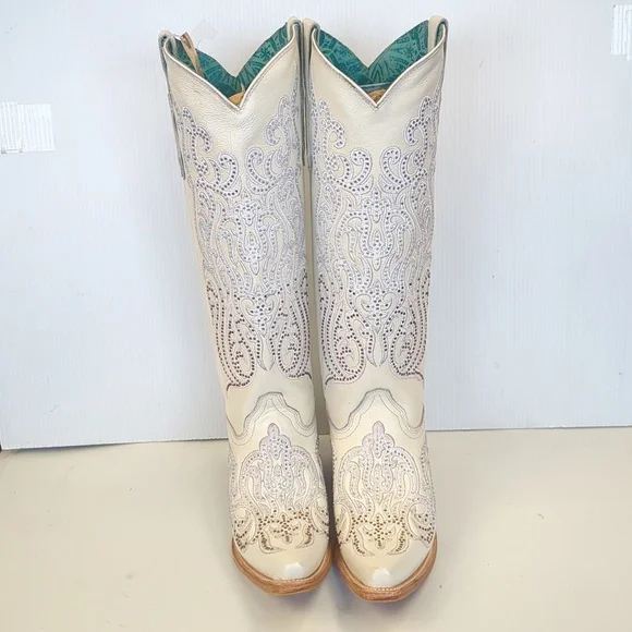 New Women's Corral C4099